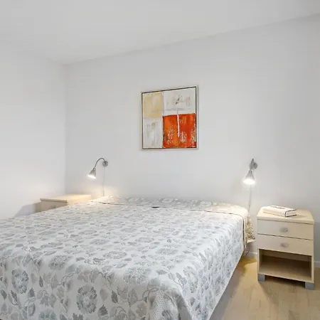 2 Bedroom Pet Friendly In 公寓 *