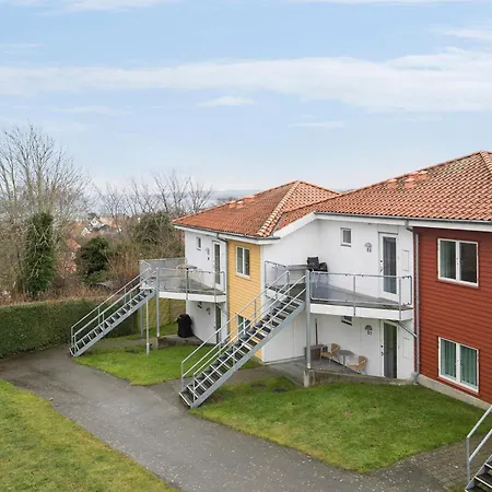 2 Bedroom Pet Friendly In Apartment Gudhjem